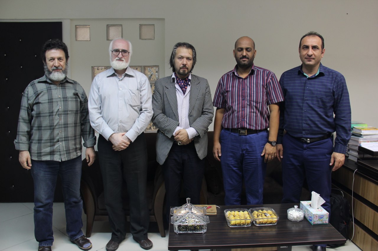 پرونده:Bonyad adabiat13.jpg