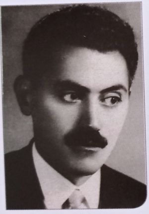 سال نامزدی شاعر ۱۳۳۷.jpg